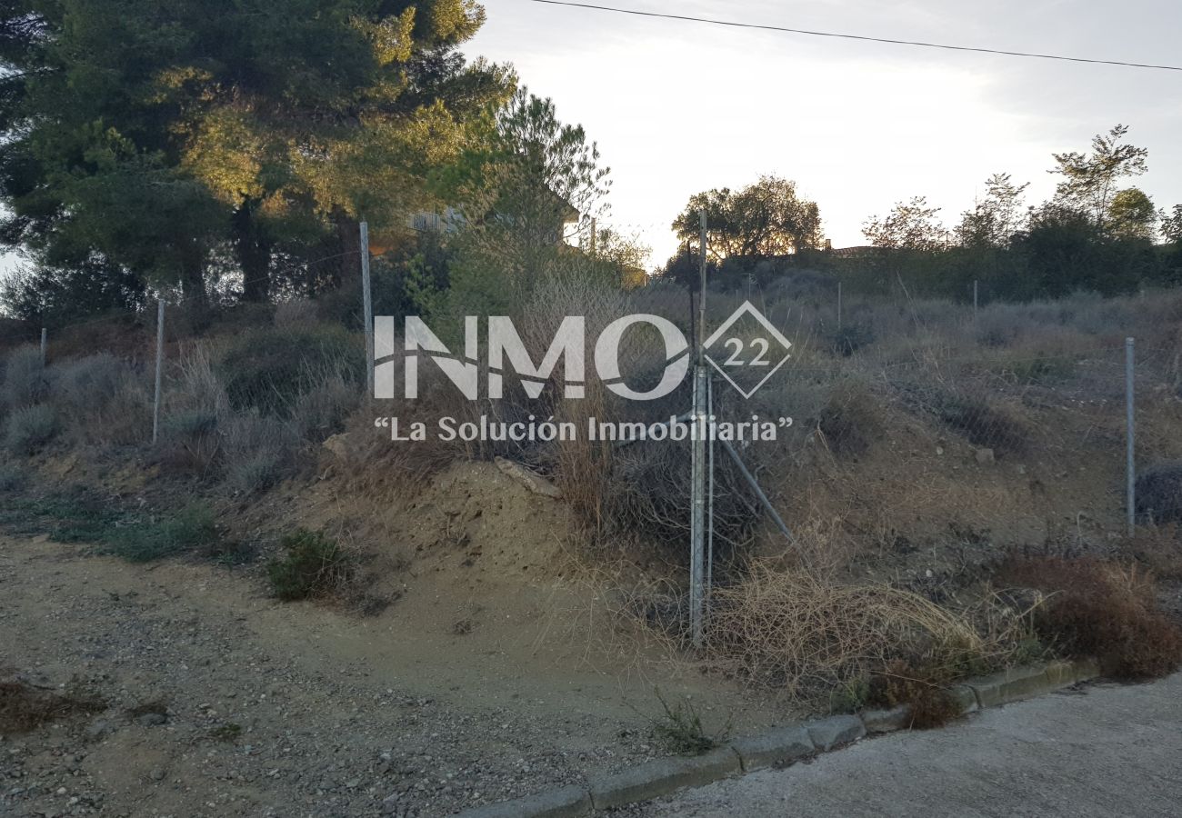 Plot in Ruidecanyes - 