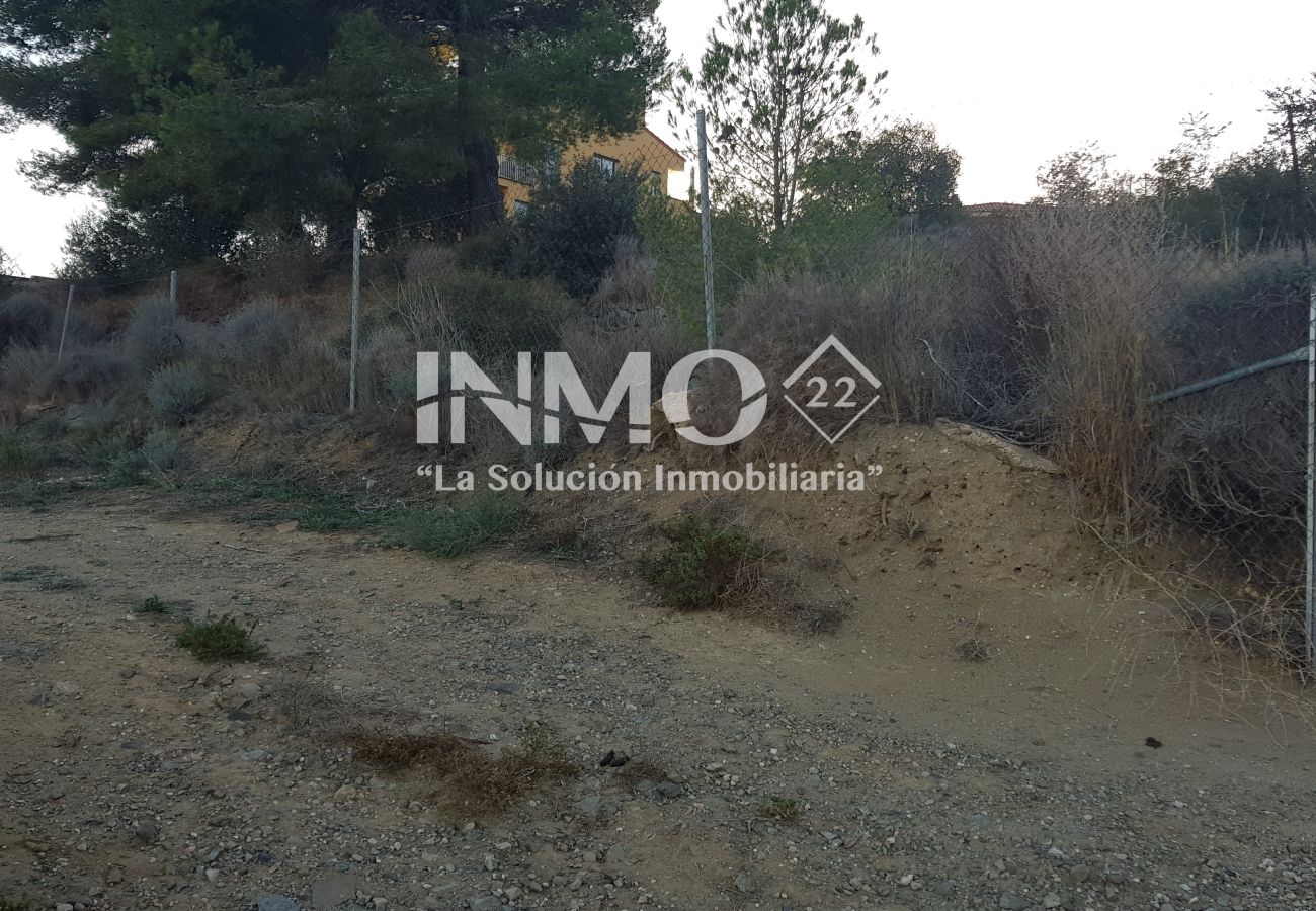 Plot in Ruidecanyes - 