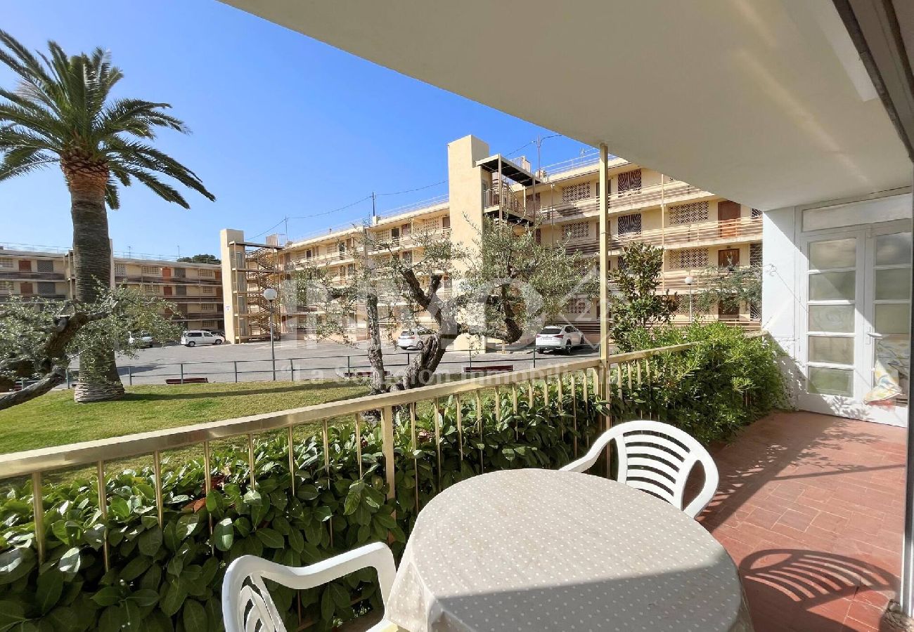 Apartment in Cambrils - 102C