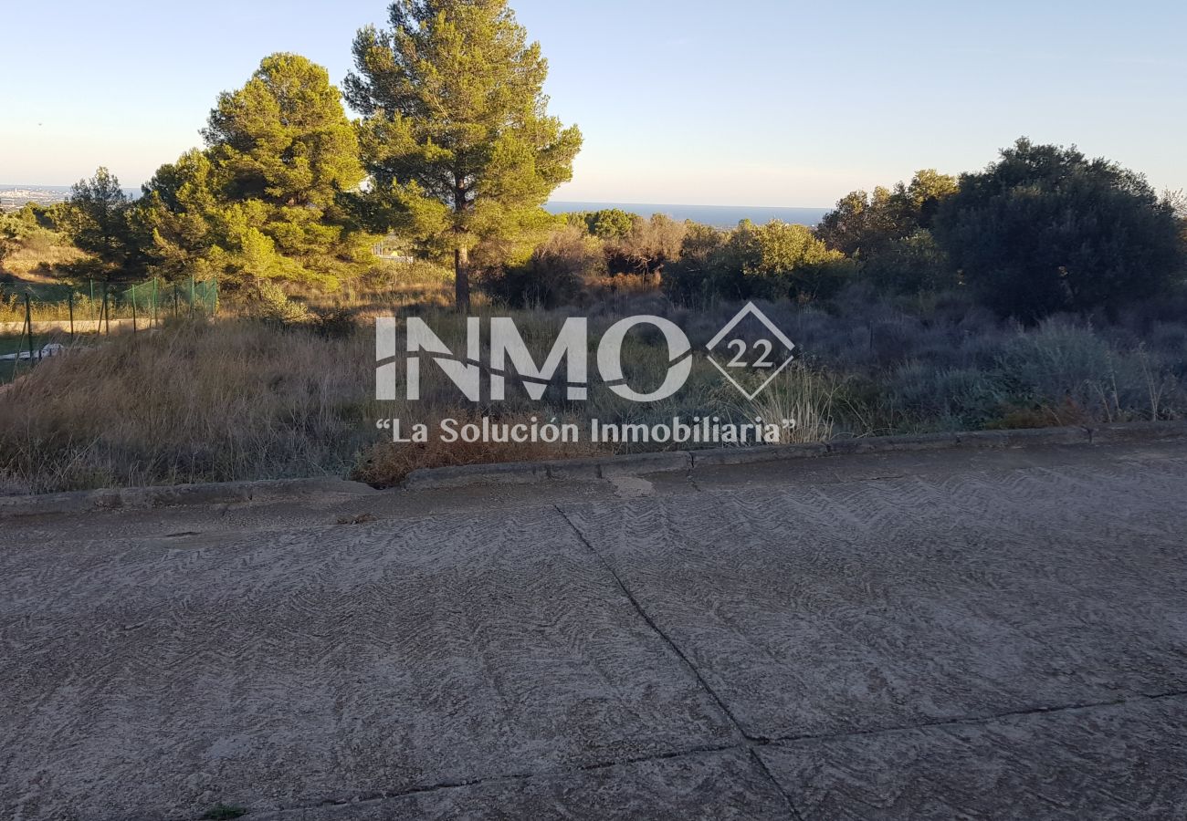 Plot in Ruidecanyes - 