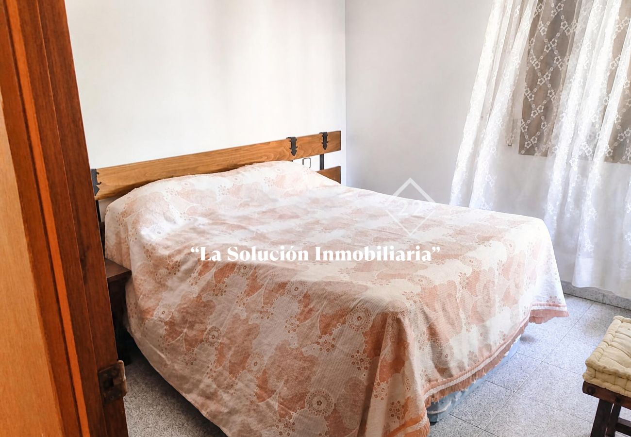 House in Mont-Roig del Camp - 