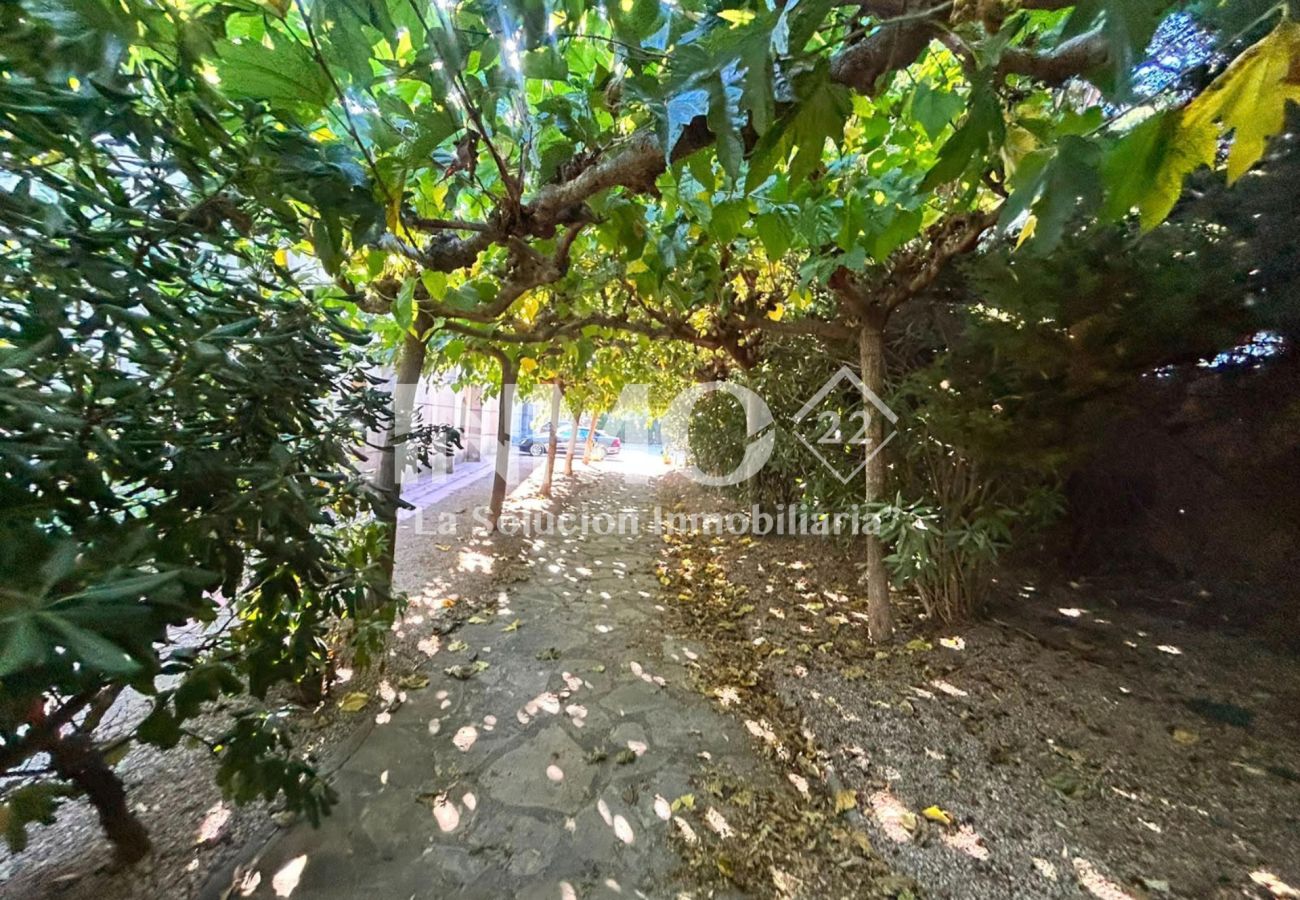 Apartment in Hospitalet de l'Infant - 