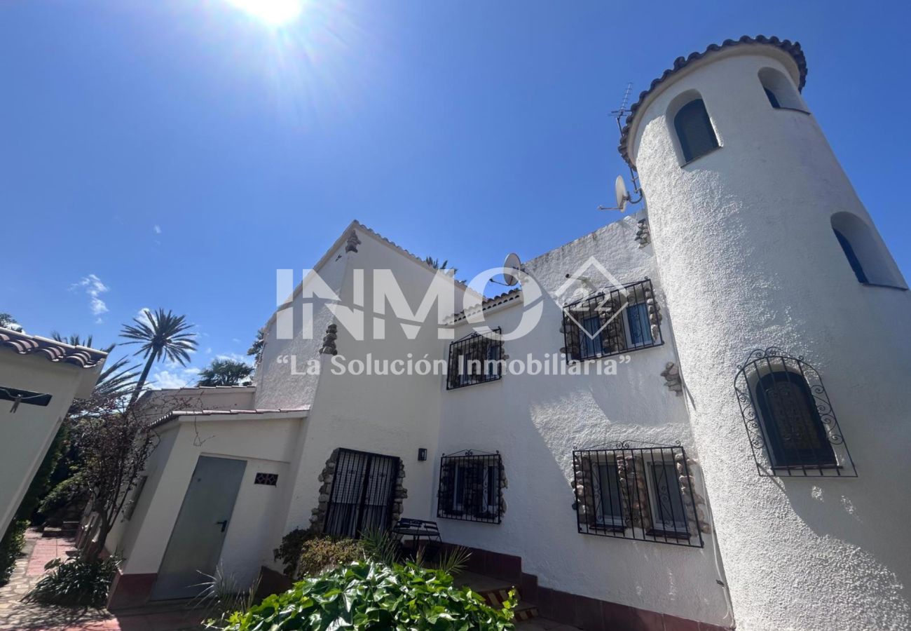Дом на Mont-roig Bahia - 